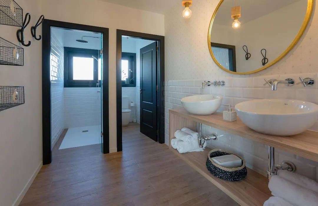 La Concha Boutique Apartments - Adults Only-1